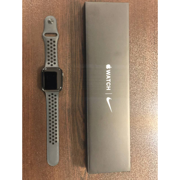 ویدیو دست دوم Used Apple Watch Series 6 Gray Aluminum Case Black Nike Sport Band 44mm، ویدیو دست دوم اپل واچ سری 6 خاکستری با بند مشکی 44 میلیمتر