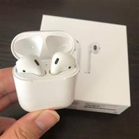 Used AirPods 2 with Charging Case، دست دوم ایرپاد 2 با کیس شارژ با سیم
